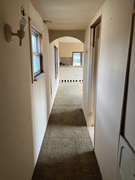 Building Photo - 1130 MT-135