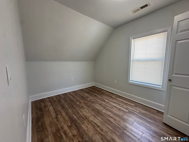 Building Photo - 181 Park St