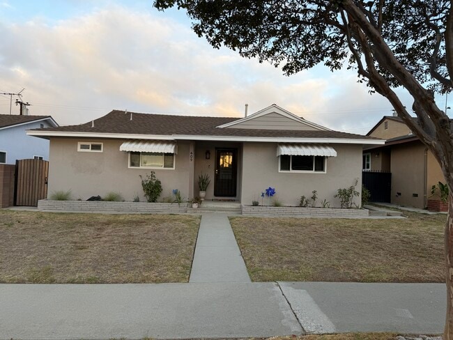 Building Photo - 409 N Park Ave