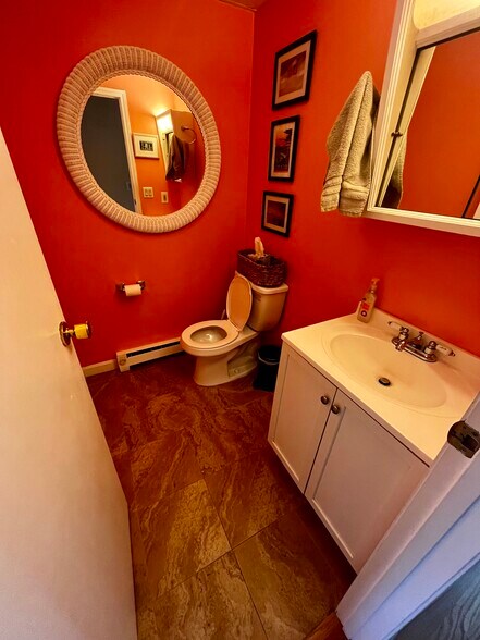 Building Photo - 250 Congress Ave