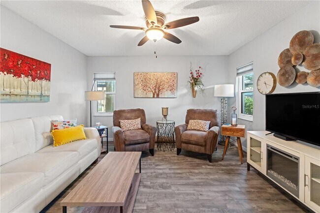 Building Photo - 300 S Florida Ave