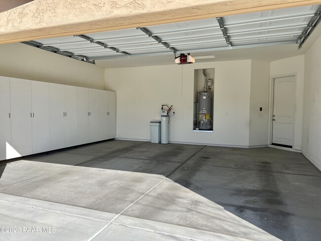 Building Photo - 5765 N Thornberry Dr