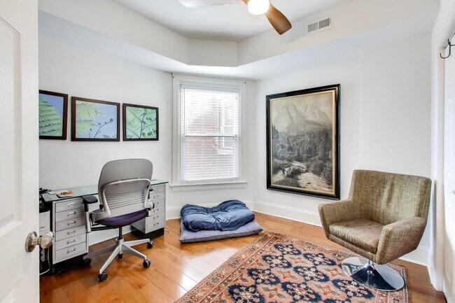 Building Photo - Sprawling 5 Bed, 3 Bath, Two Kitchens, Dual Back Decks, Two Office/Den Townhouse, 2 WD in Unit - ...