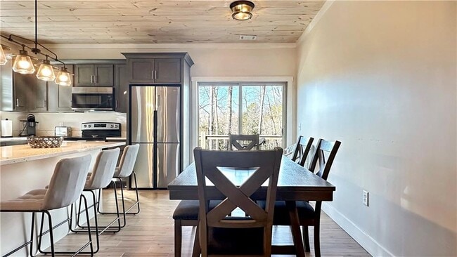 Building Photo - 374 Prince Dr