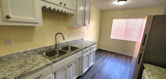 Building Photo - 252 A St