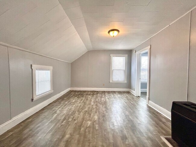 Building Photo - 2417 Reynolds St