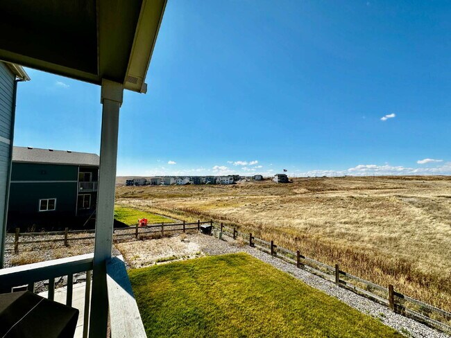 Building Photo - "Experience Spacious Living: 5-Bed, 3-Bath...