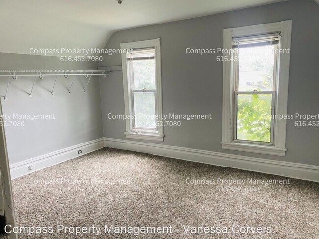 Building Photo - 4 br, 1 bath House - 933 2nd St NW