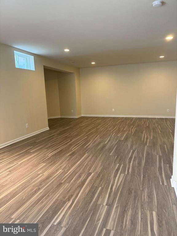 Building Photo - 10892 Clara Barton Dr