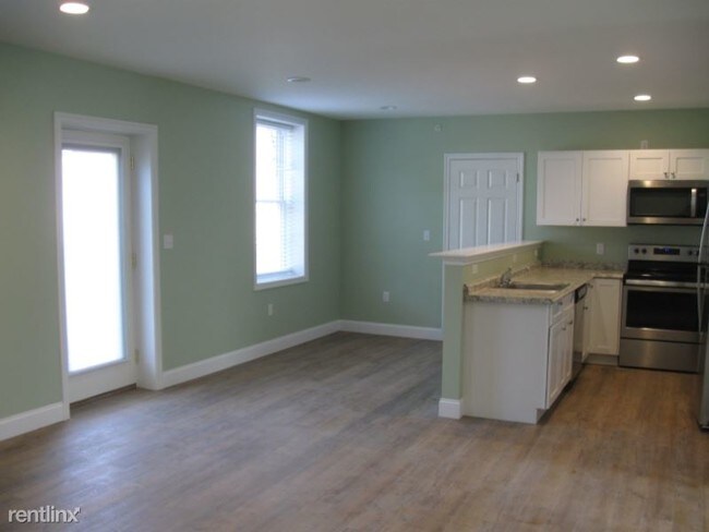 Building Photo - 1 br, 1 bath Apartment - 2 South Grove Street