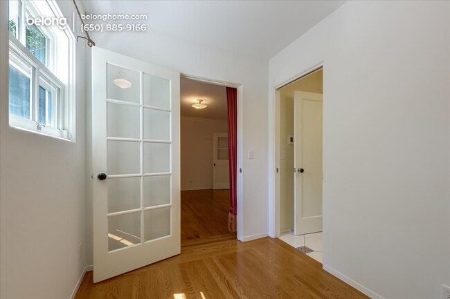 Building Photo - 420 9th Ave