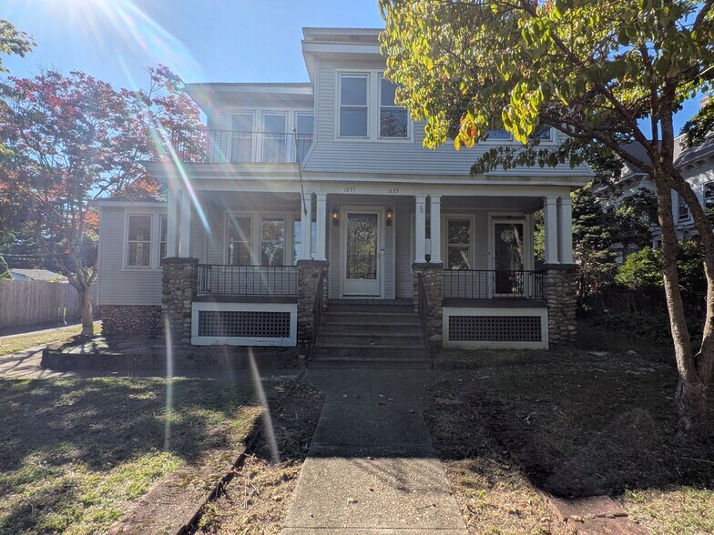 Building Photo - 1855 Northampton St