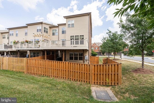Building Photo - 42541 Dreamweaver Dr