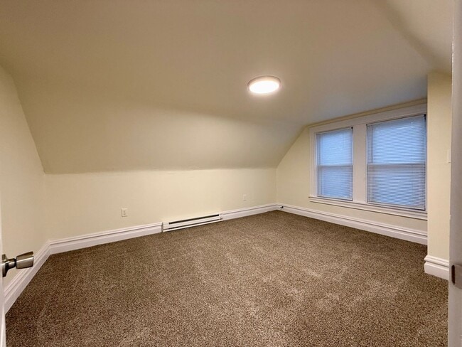 Building Photo - Now showing updated 4BR 1.5 bath house!