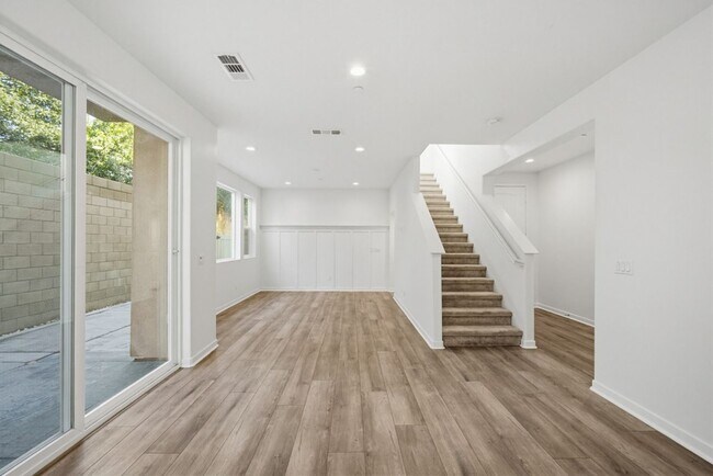 Building Photo - NEW LISTING 4 Bedroom, 3 Bathroom, 2 Garage Detached Condominium, with HVAC, Tankless Water Heate...