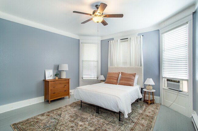 Building Photo - 813 Hall of Fame Dr