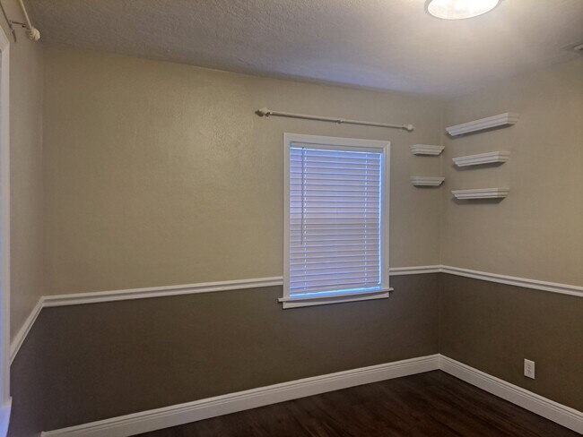 Building Photo - 344 Vesta Cir