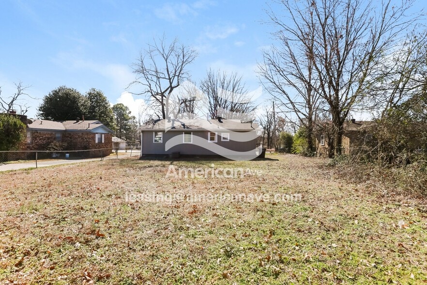 Building Photo - 1001 King St