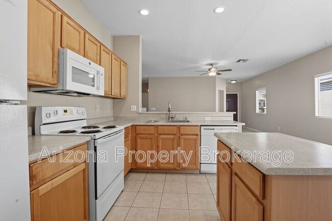 Building Photo - 2219 N 92nd Dl