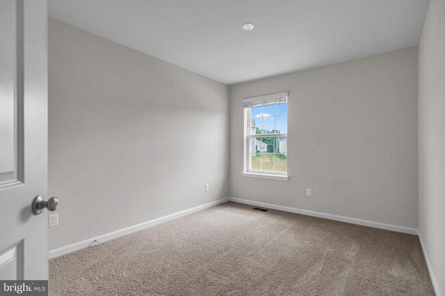 Building Photo - 3148 White Tail Dr