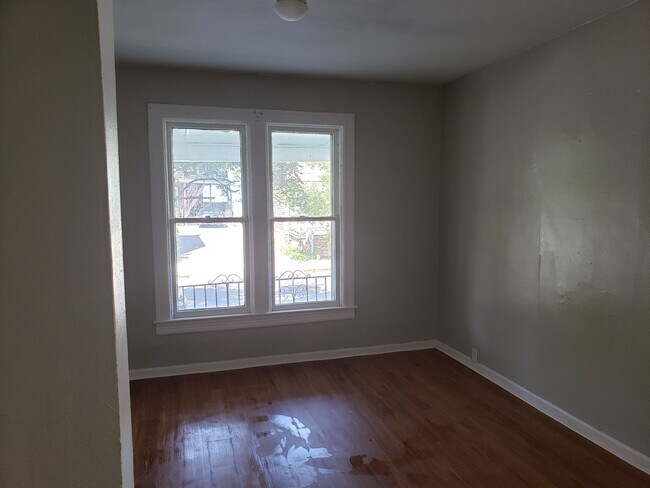 Building Photo - 154 Chenango St