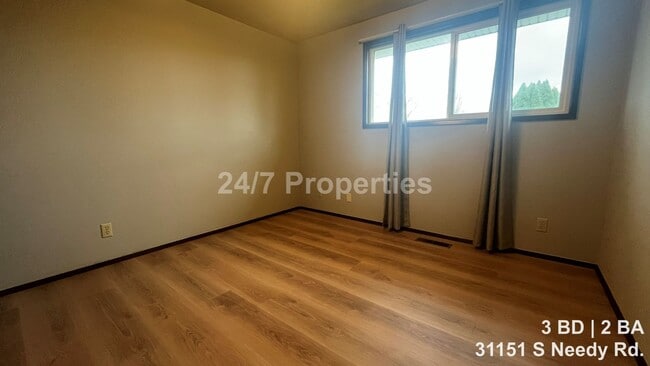 Building Photo - Country Living in Canby - 3 BD | 2 BA Home