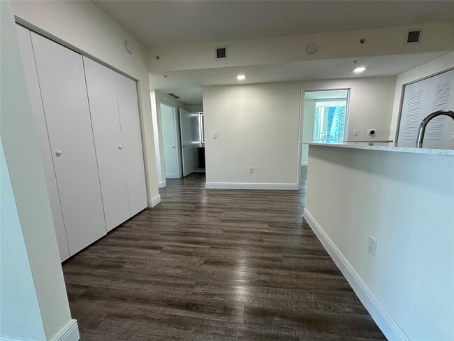 Building Photo - 110 SW 12th St