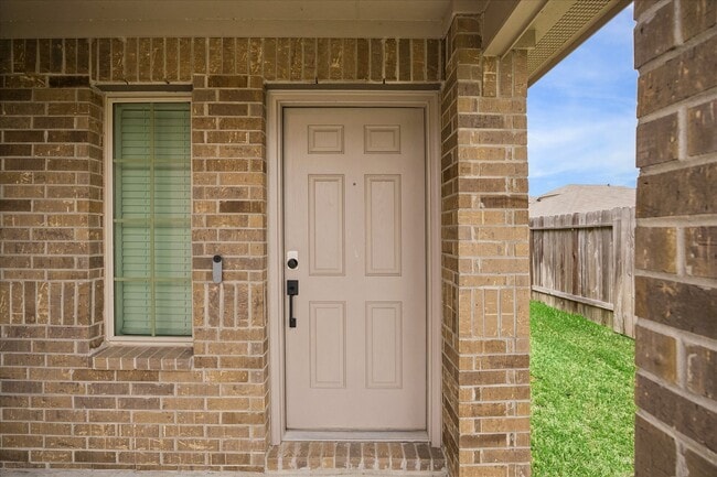 Building Photo - 16691 Lonely Pines Dr