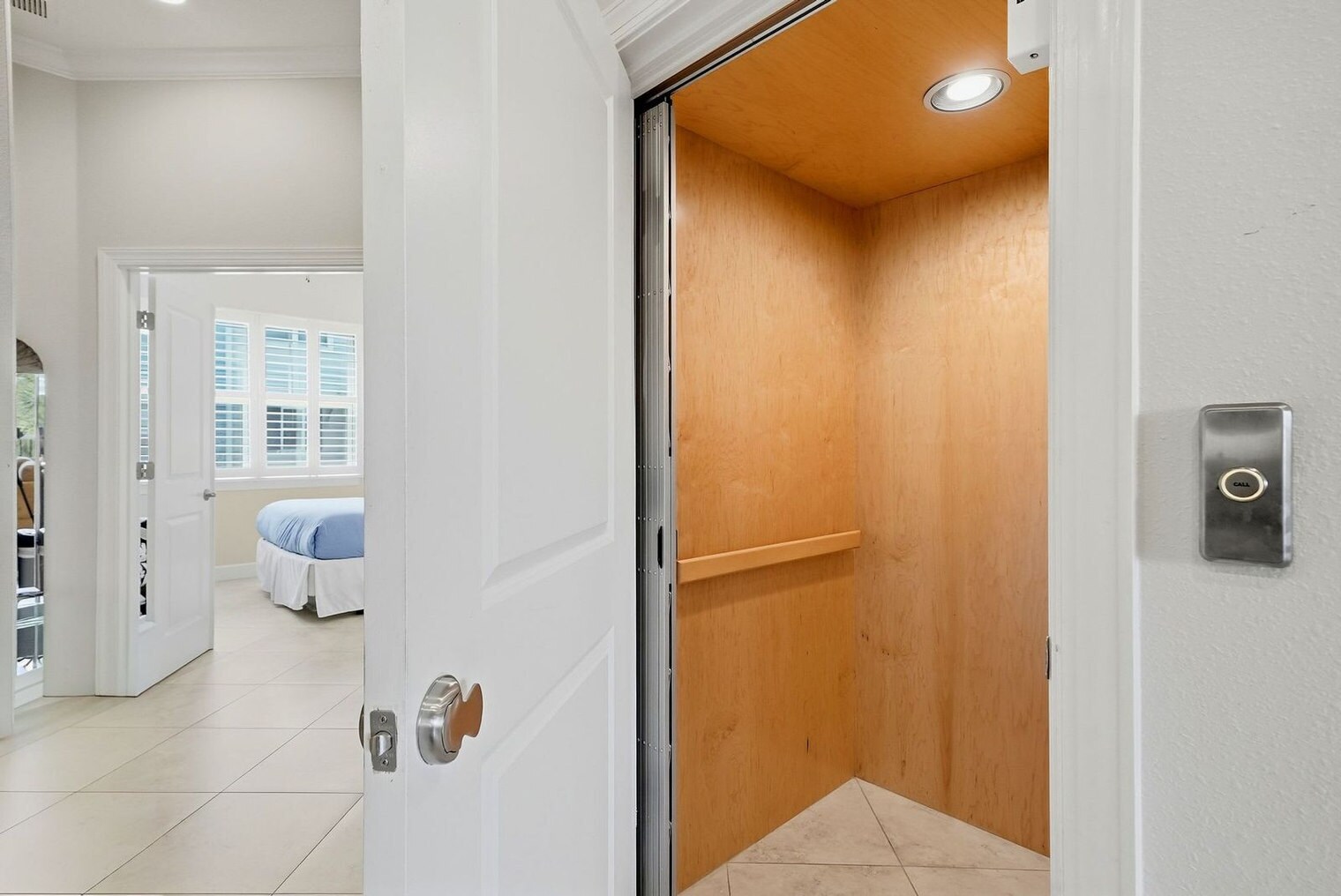 Building Photo - 6133 Marina Cove Way S