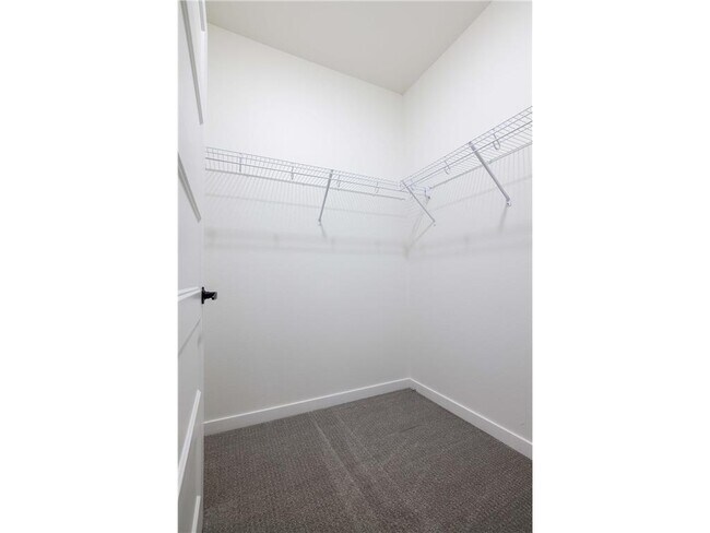 Building Photo - 28 7th St NE