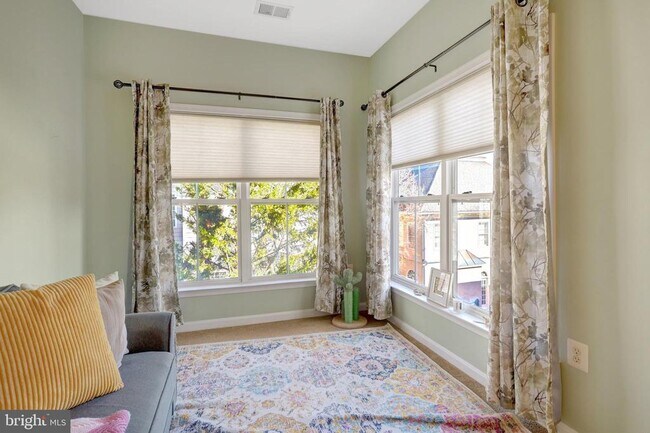 Building Photo - 5257 Bessley Pl