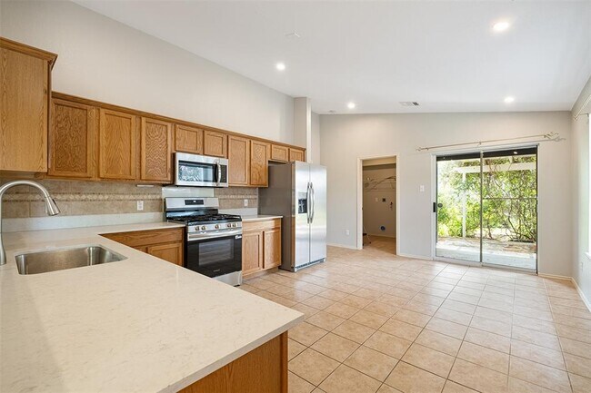 Building Photo - 15020 Hyson Crossing