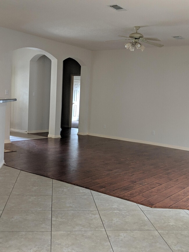 Building Photo - 8005 Blue Bonnet St