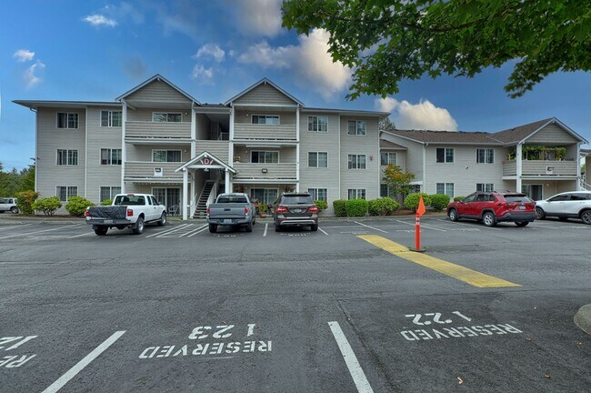 Building Photo - Charming 2-Bedroom Ground-Level Home in Qu...