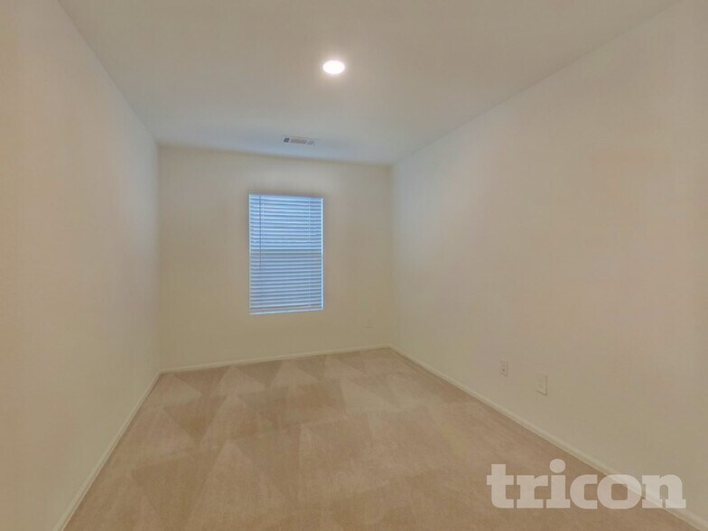 Building Photo - 17159 Quaking Aspen Ln