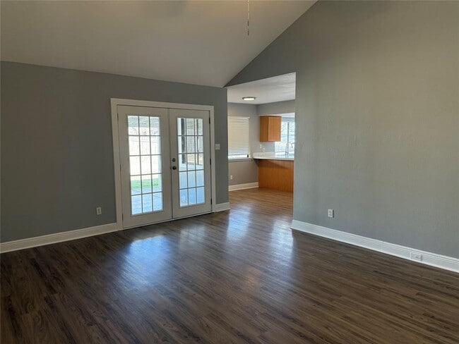 Building Photo - 10008 Barrington Cove