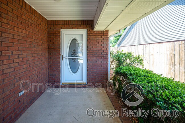 Building Photo - 2672 Rosebud Dr E