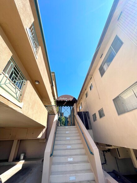 Building Photo - 11616 Gorham Ave