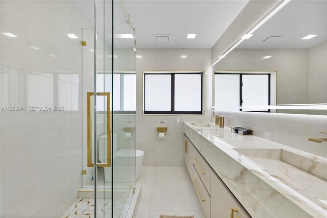 Building Photo - 1117 Adams St