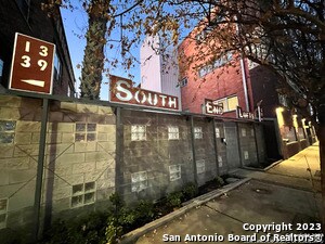 Building Photo - 1331 S Flores St
