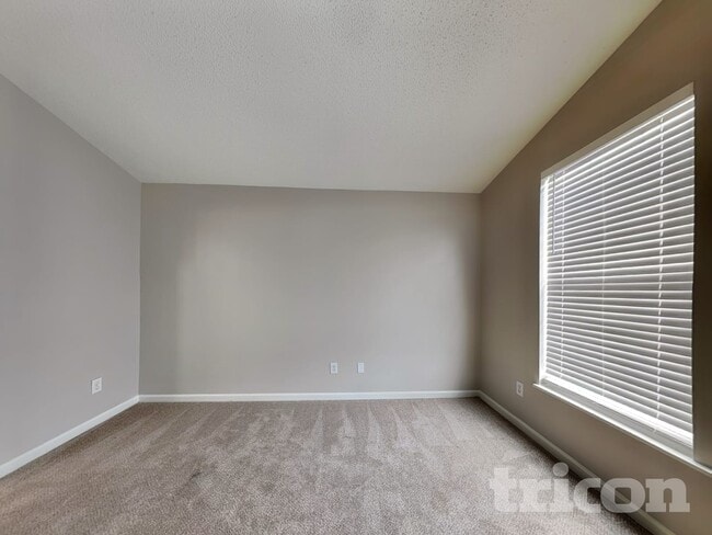 Building Photo - 149 Fox Grove Cir