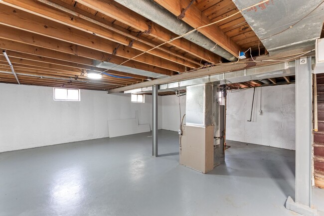 Building Photo - Section 8 Opportunity! 3 bedroom 1 bath | ...