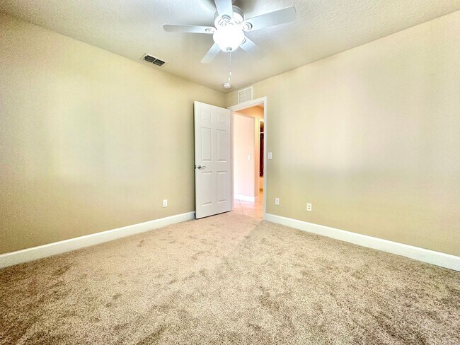 Building Photo - Everyday living upgraded! 3Bedrooms 2Baths in Villagewalk at Lake Nona