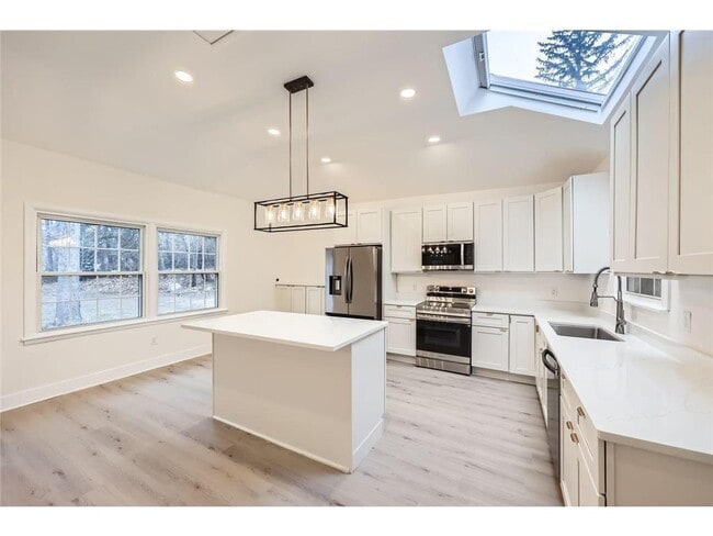 Building Photo - 1300 County Rd 6