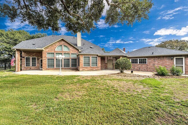 Building Photo - 22319 Fairbay Dr