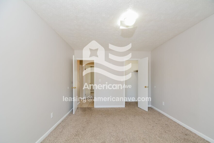 Building Photo - 1030 Bradley St