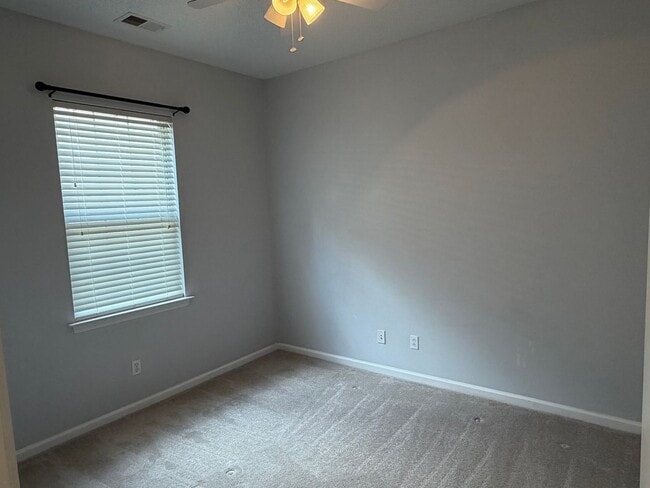 Building Photo - Beautiful Sun City Home