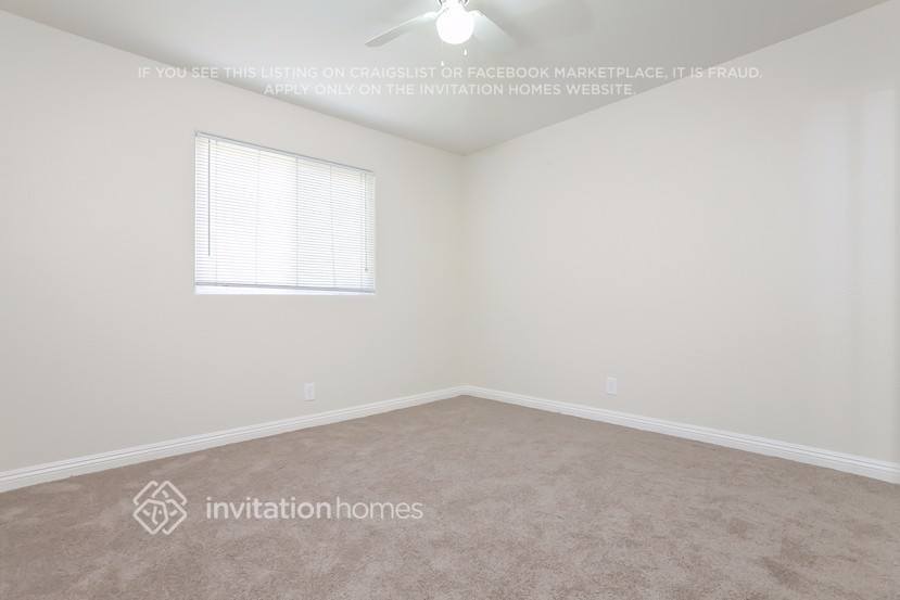Building Photo - 452 Bard St