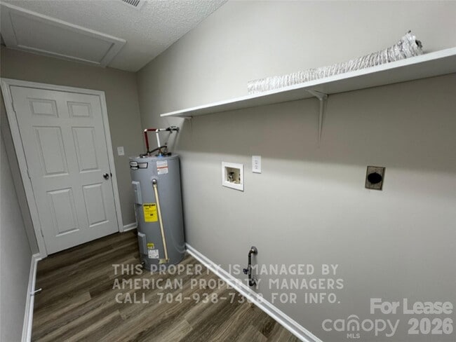 Building Photo - 318 Rustic Rd