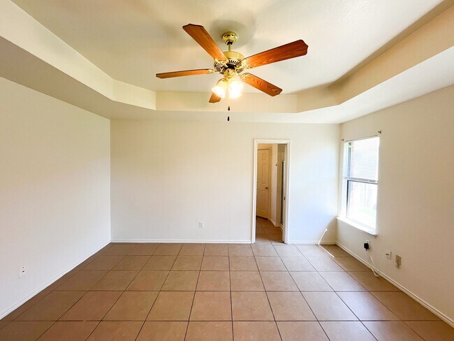 Building Photo - Available NOW!!!! Open floor plan features living room with fireplace, dining area, and large kit...